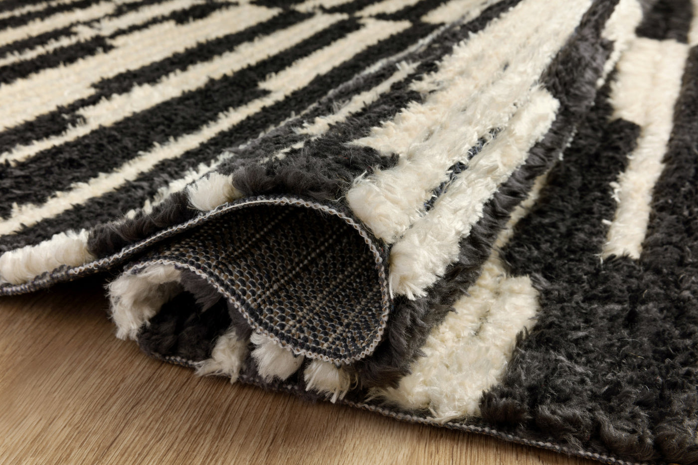 Alice Rug Cream / Charcoal