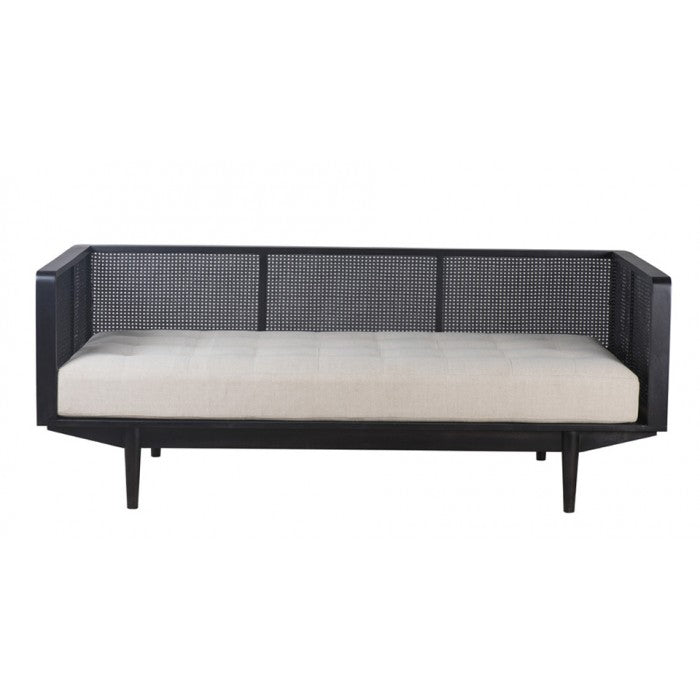 Spindle Daybed With White Cotton Mattress