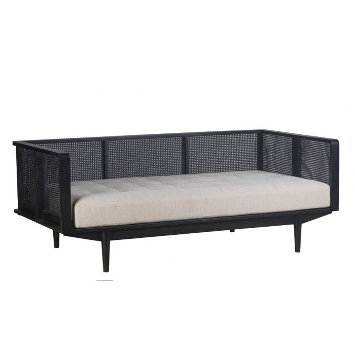 Spindle Daybed With White Cotton Mattress