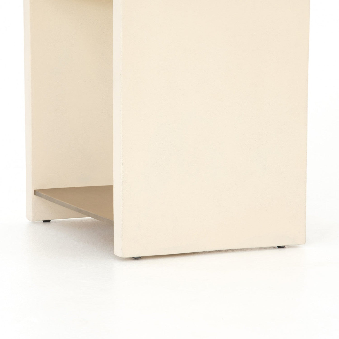 HUGO END TABLE